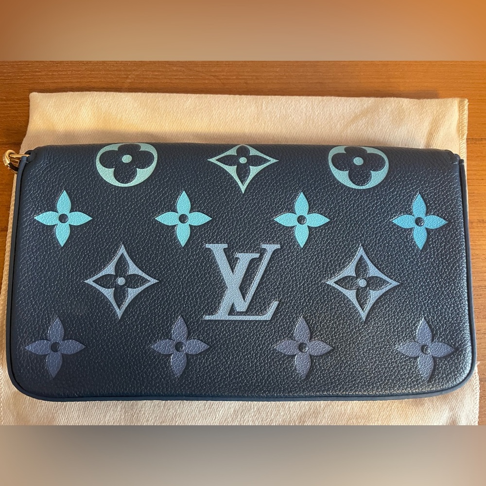 Louis Vuitton Felicie Pochette Dégradé Bleu. 100% authentic - Picture 2 of 15